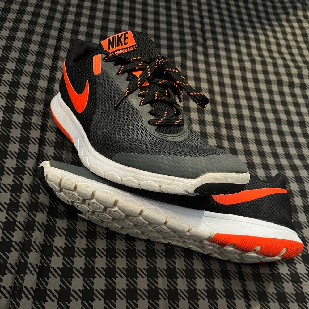 Nike running shoes men’s size 10